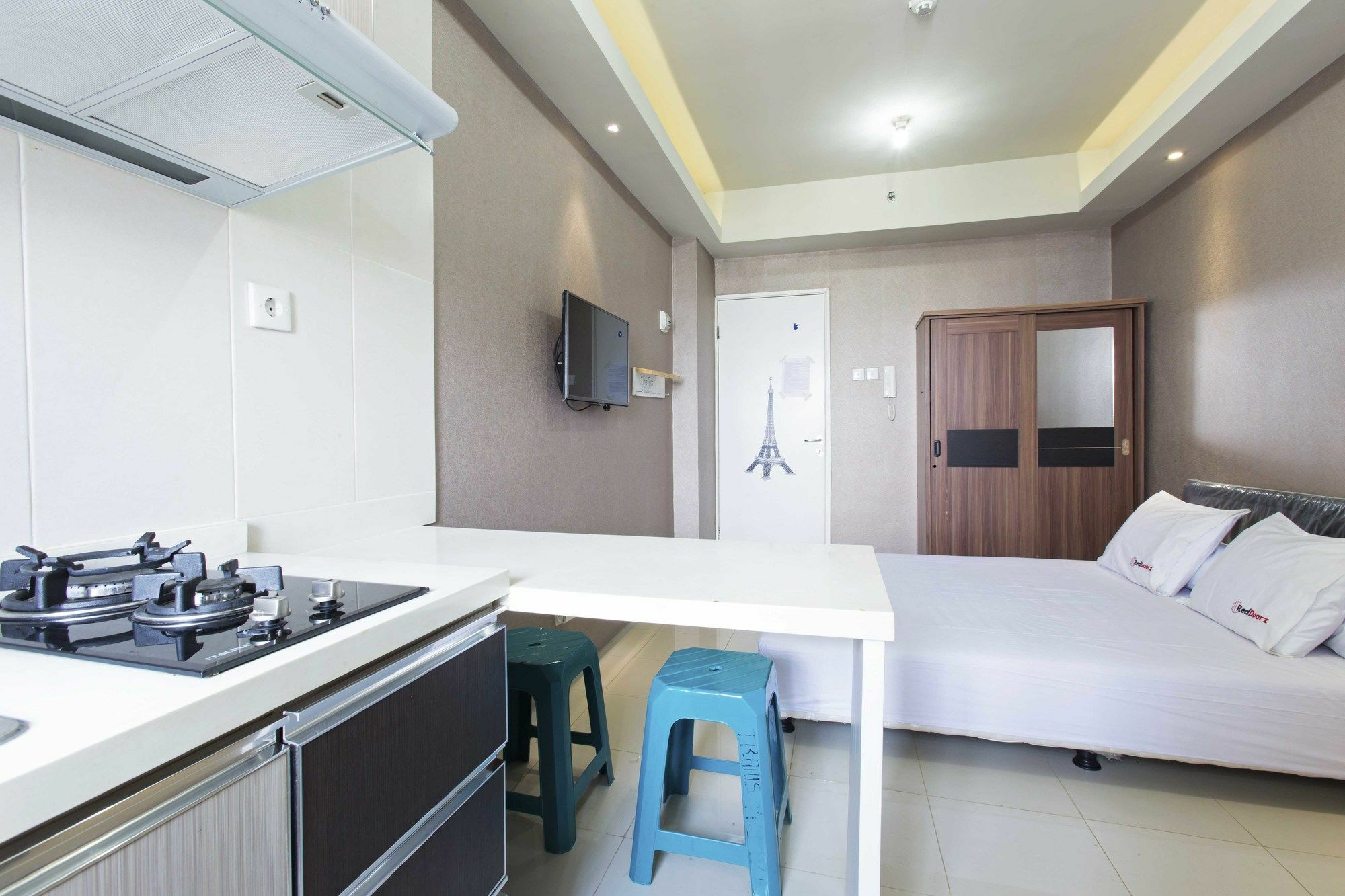 Reddoorz Apartment @ Pegangsaan Kelapa Gading Jakarta Exterior foto